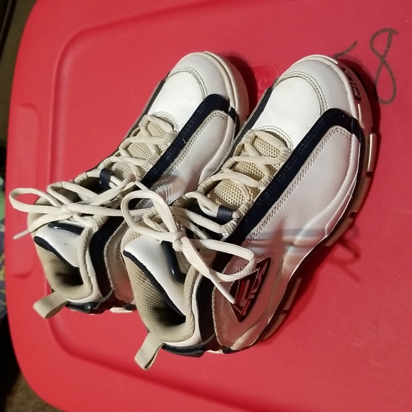 Fila unisex size 3 grant hill 2 sneakers white, navy and red